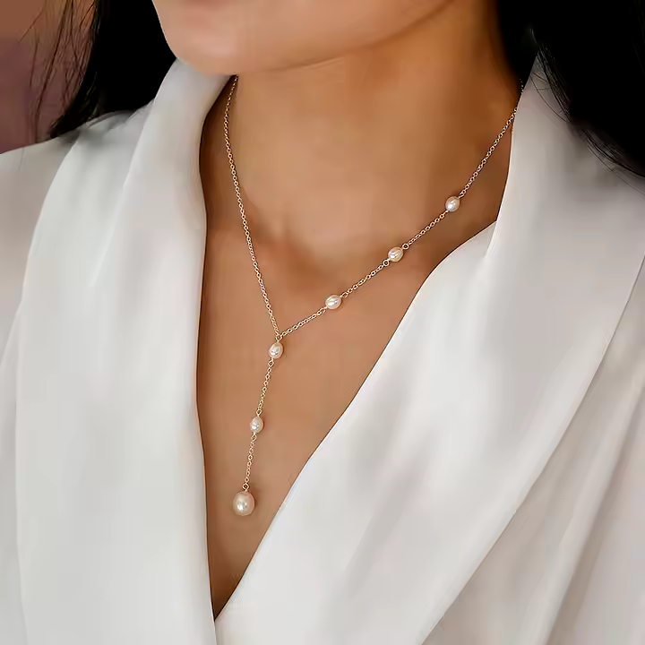 Collar con detalles de perlas: un accesorio delicado y elegante