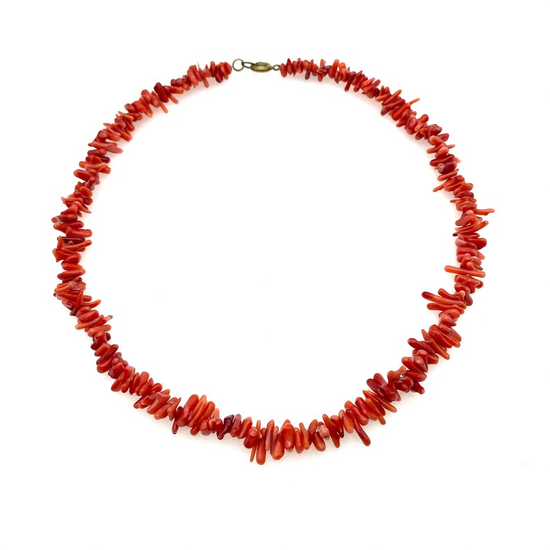 Collar de coral rojo hecho a mano para mujer