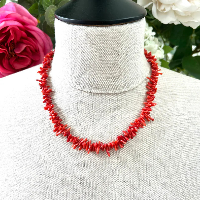 Collar de coral rojo hecho a mano para mujer