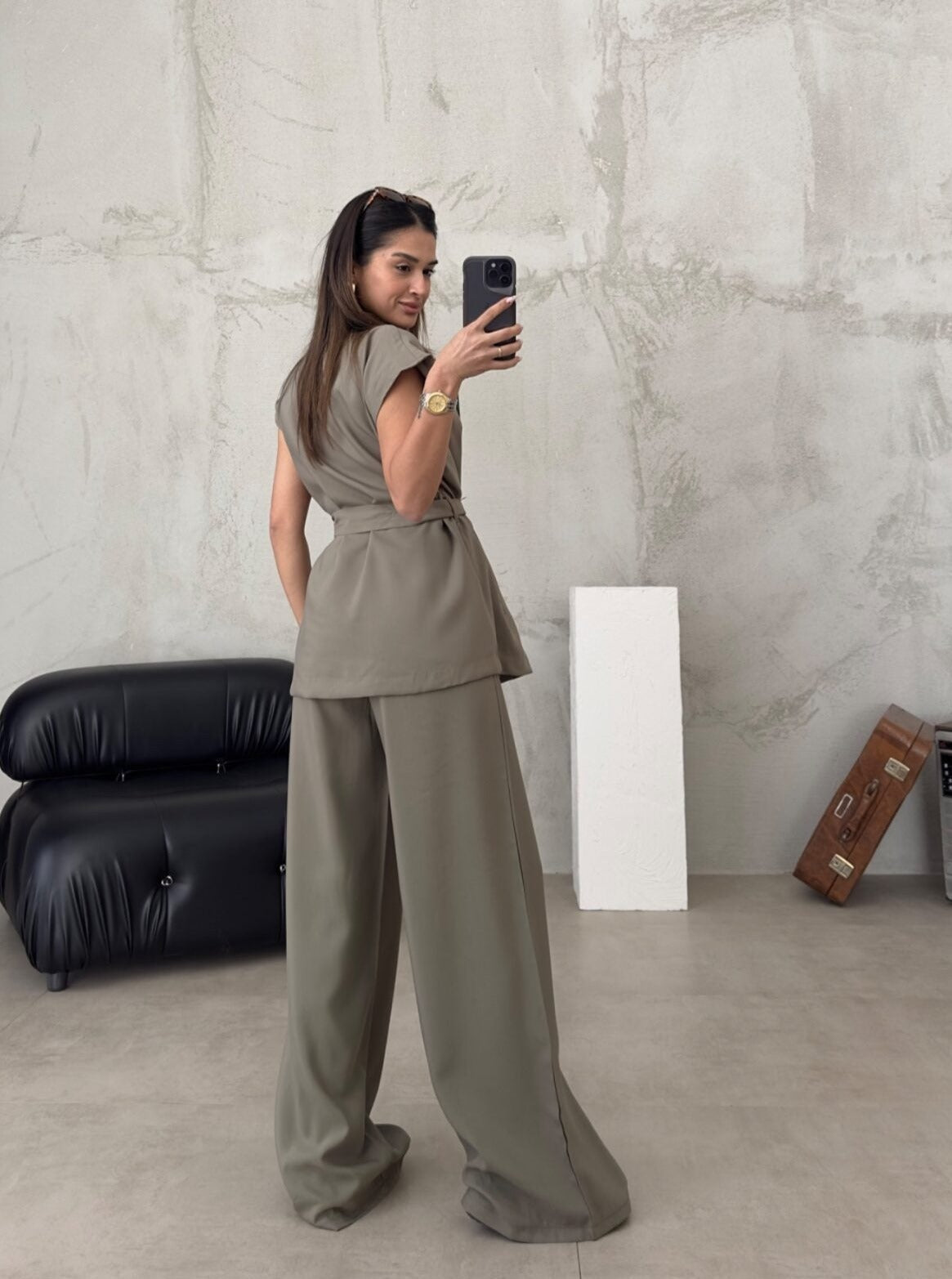 Conjunto casual para mujer de corte holgado con pantalón ancho a medida