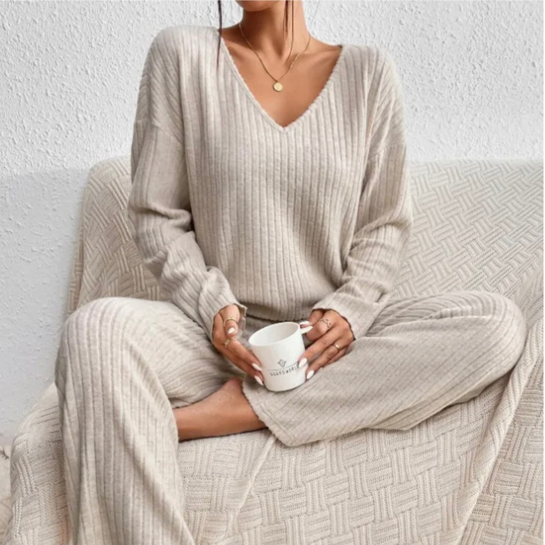 Conjunto de punto para estar por casa para mujer