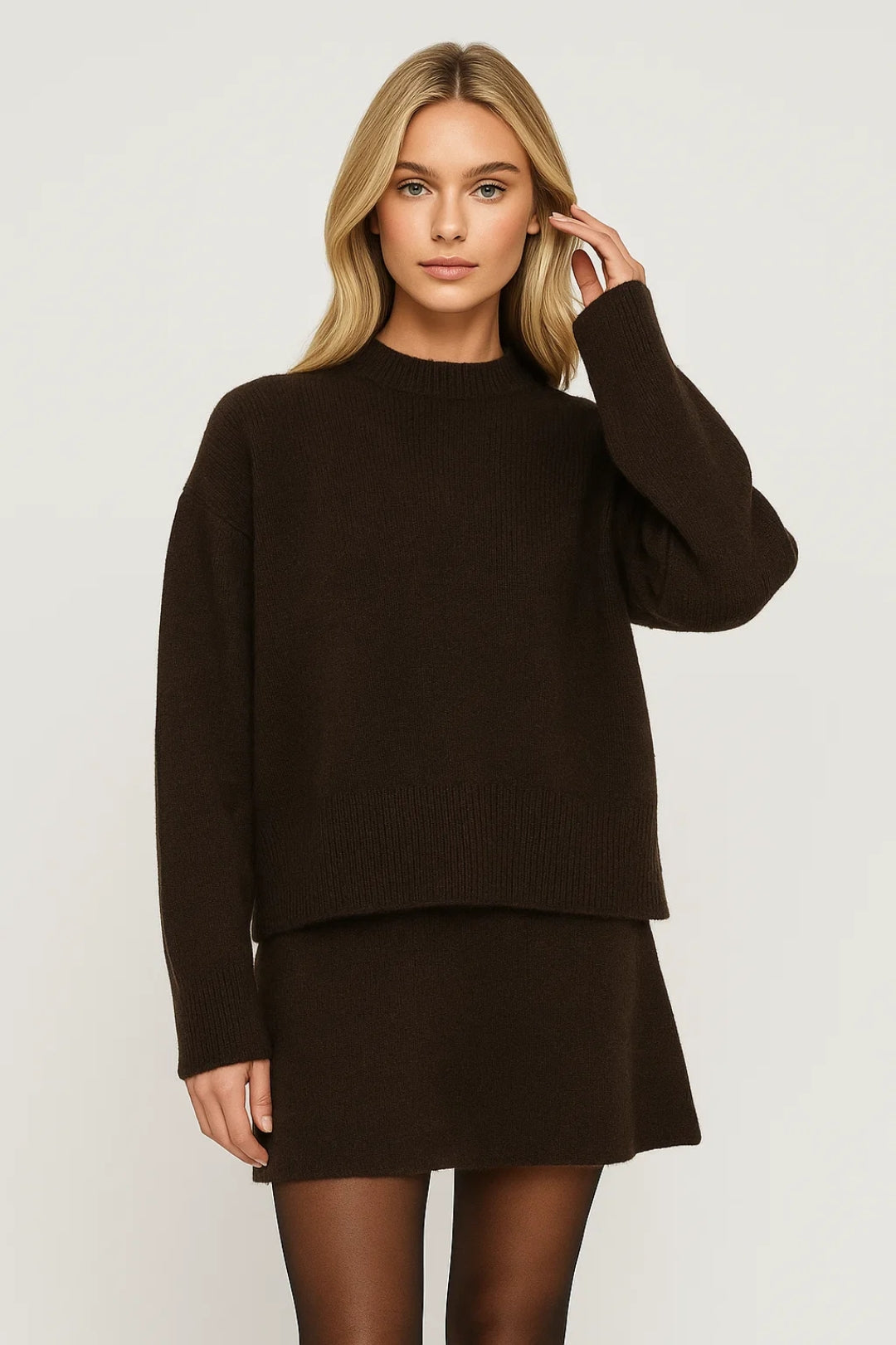 Conjunto de punto para mujer | Jersey y minifalda | Textura suave de punto fino | Marrón oscuro