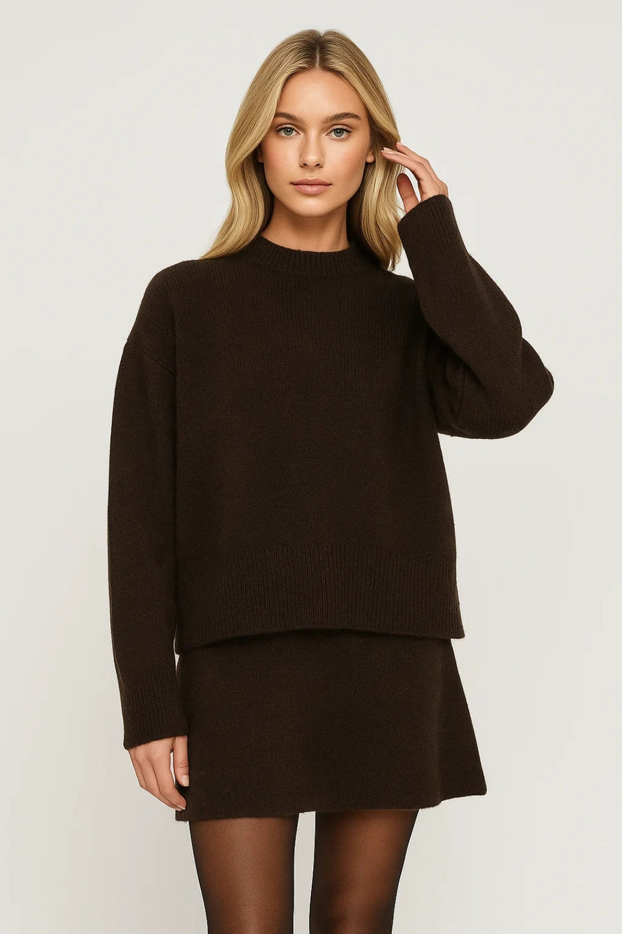 Conjunto de punto para mujer | Jersey y minifalda | Textura suave de punto fino | Marrón oscuro