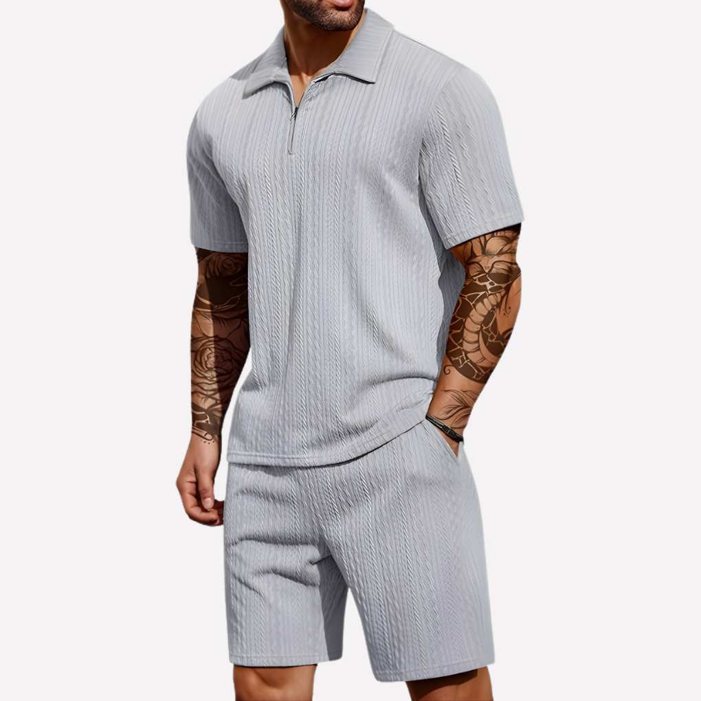 Conjunto estructurado de polo con cremallera y pantalones cortos