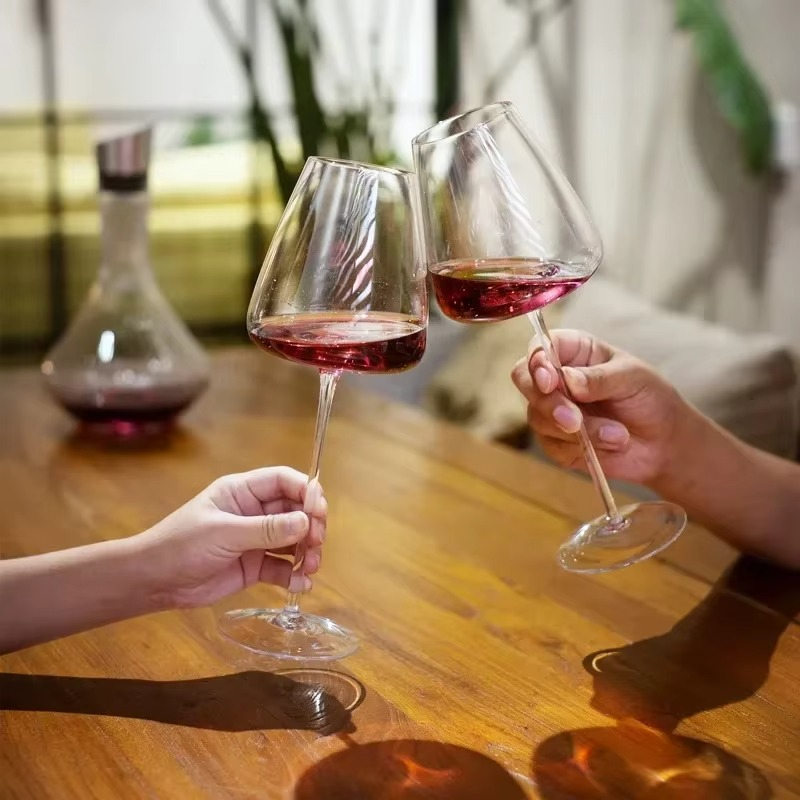 Copas de Vino de Cristal | Elegancia Hecha a Mano