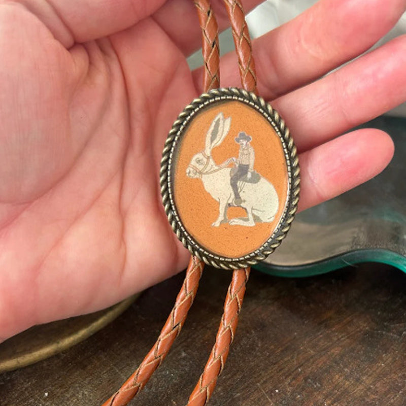 Corbata bolo con diseño de rana tocando el banjo