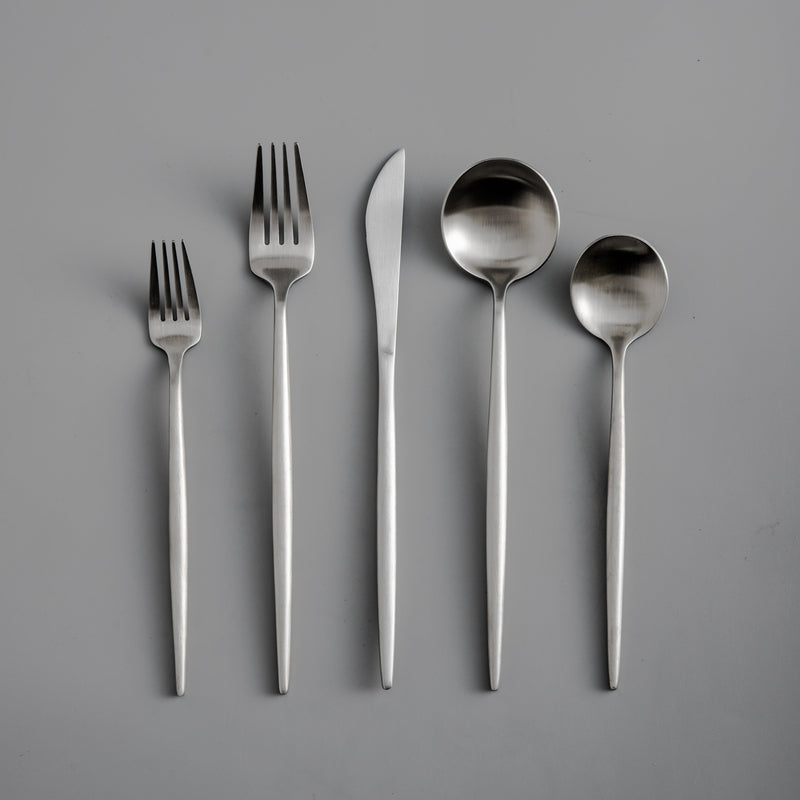 Cubertería minimalista – Acero inoxidable de alta calidad | Diseño elegante