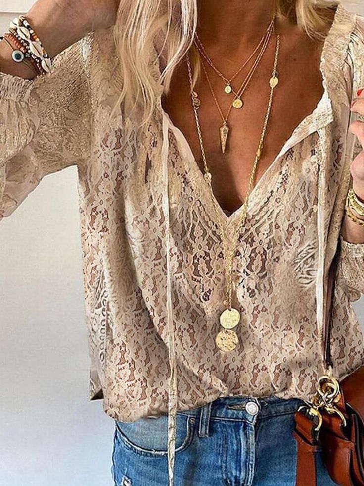 Elegante blusa boho con escote pronunciado