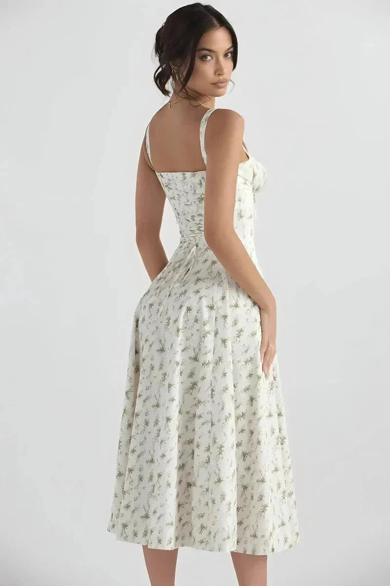 Elegante vestido de verano con estampado floral
