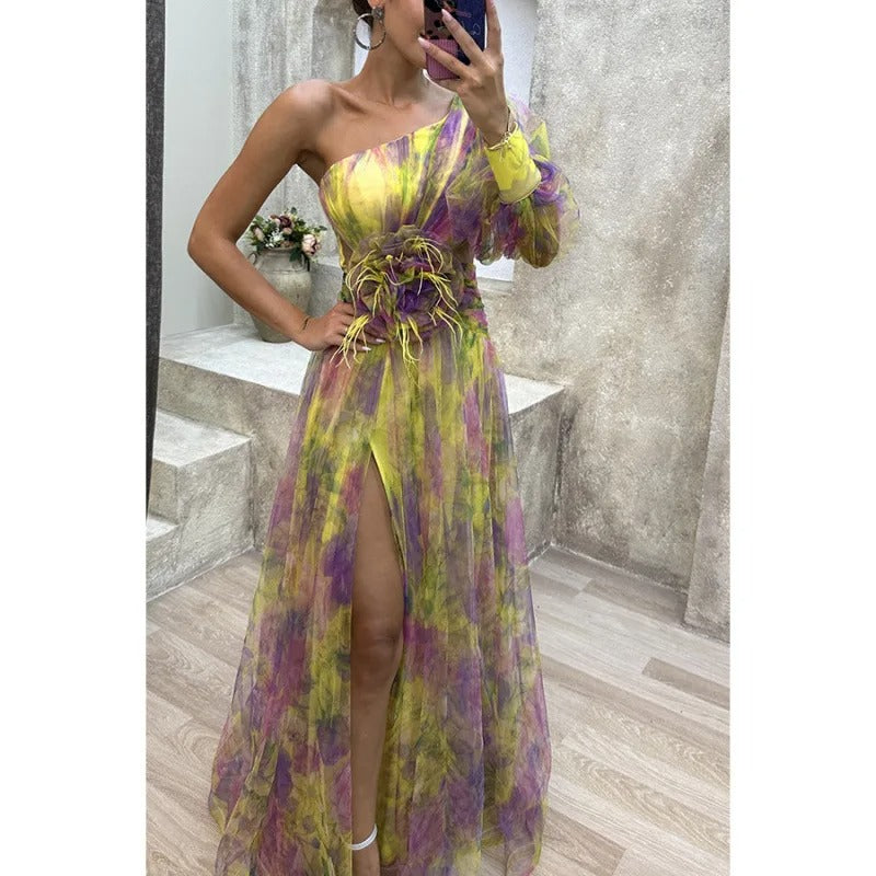 Elegante vestido maxi con diseño floral semitransparente