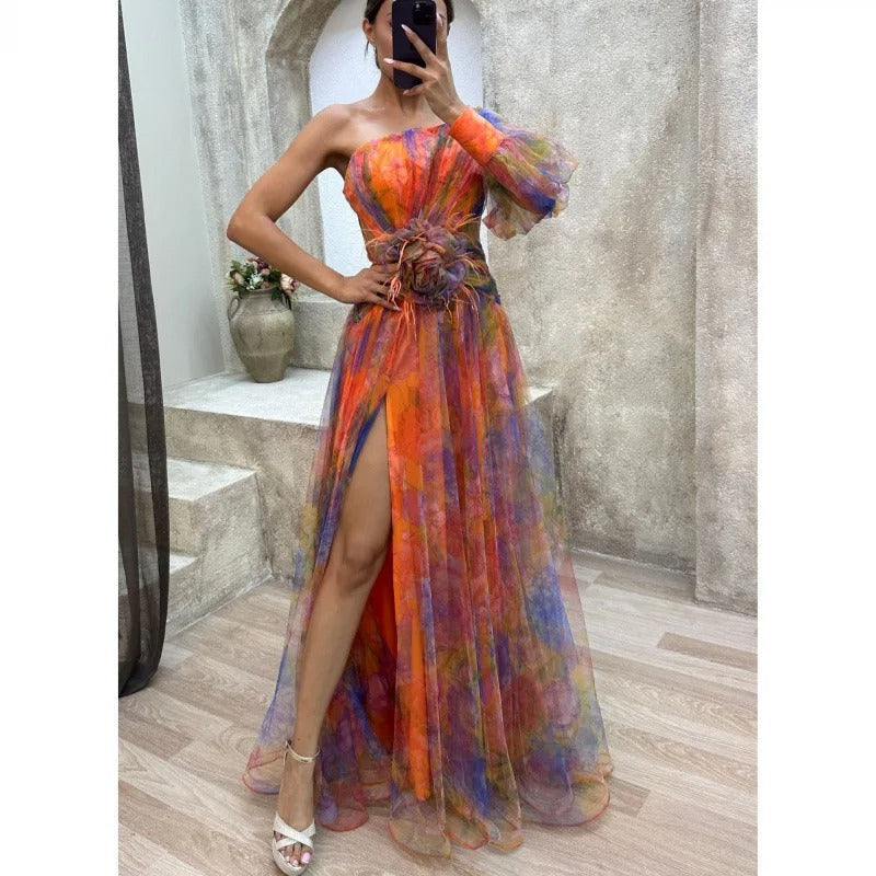 Elegante vestido maxi con diseño floral semitransparente