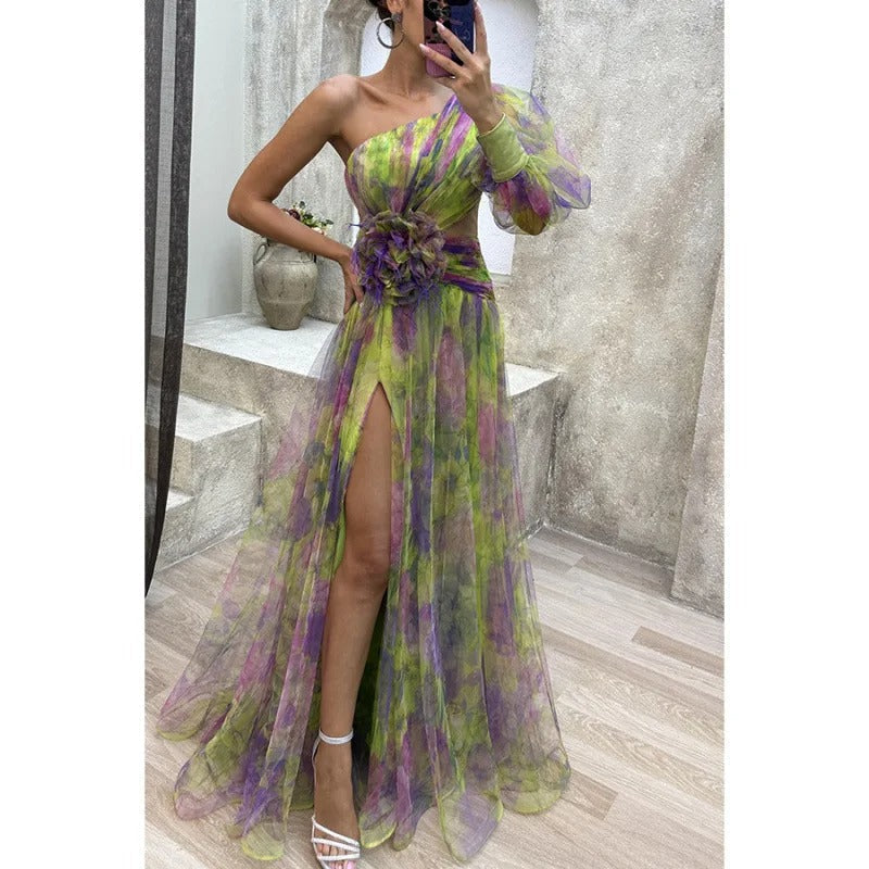 Elegante vestido maxi con diseño floral semitransparente