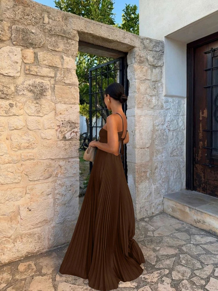 Elegante vestido maxi plisado para cualquier ocasión