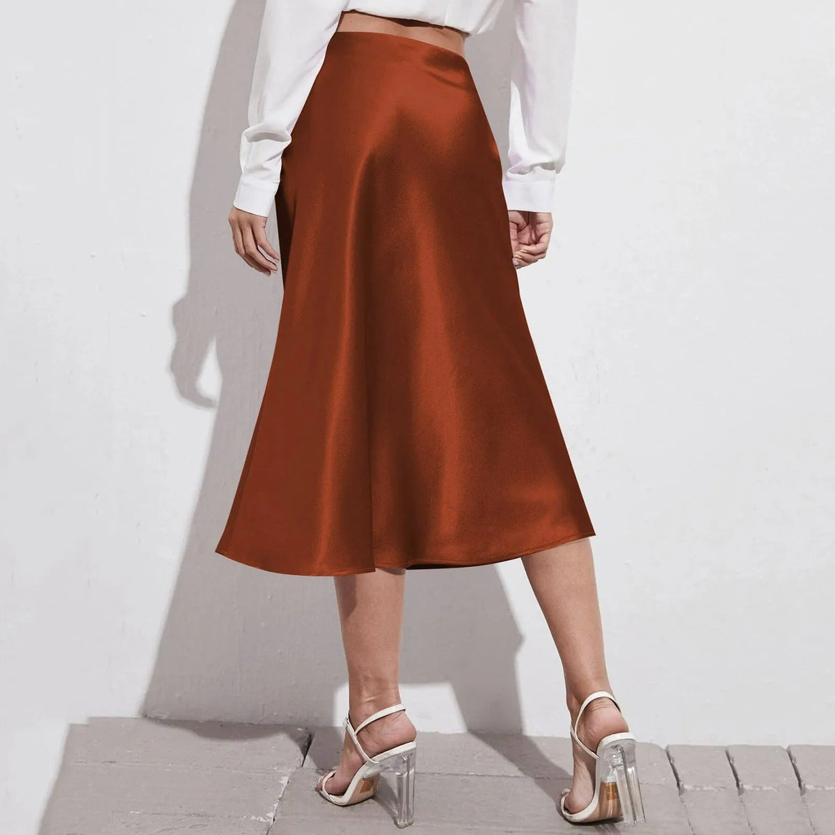 Falda satinada midi corte A para mujer