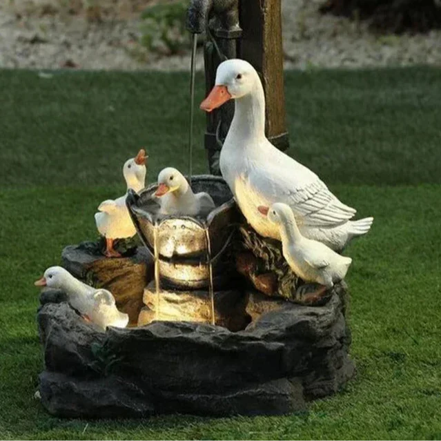Fuente Decorativa Solar de Pato y Ardilla | Figura de Jardín con Luz LED | Resina Resistente a la Intemperie | Para Terraza y Balcón