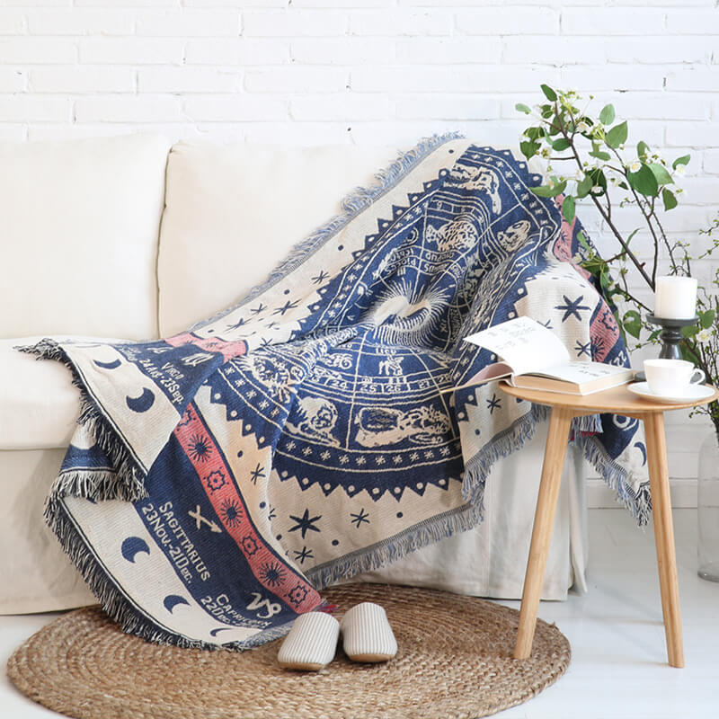 Funda cubre sofá tejida estilo bohemio con flecos