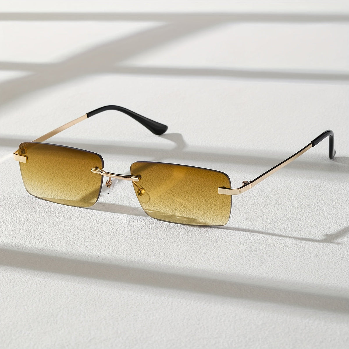 Gafas de sol para hombre con protección UV y montura metálica ligera – Diseño al aire