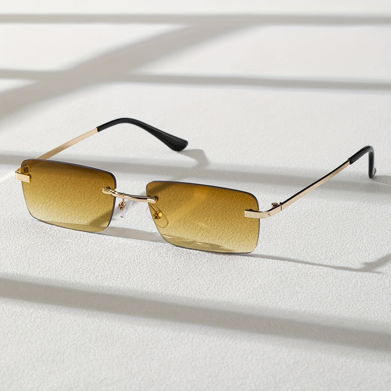 Gafas de sol para hombre con protección UV y montura metálica ligera – Diseño al aire