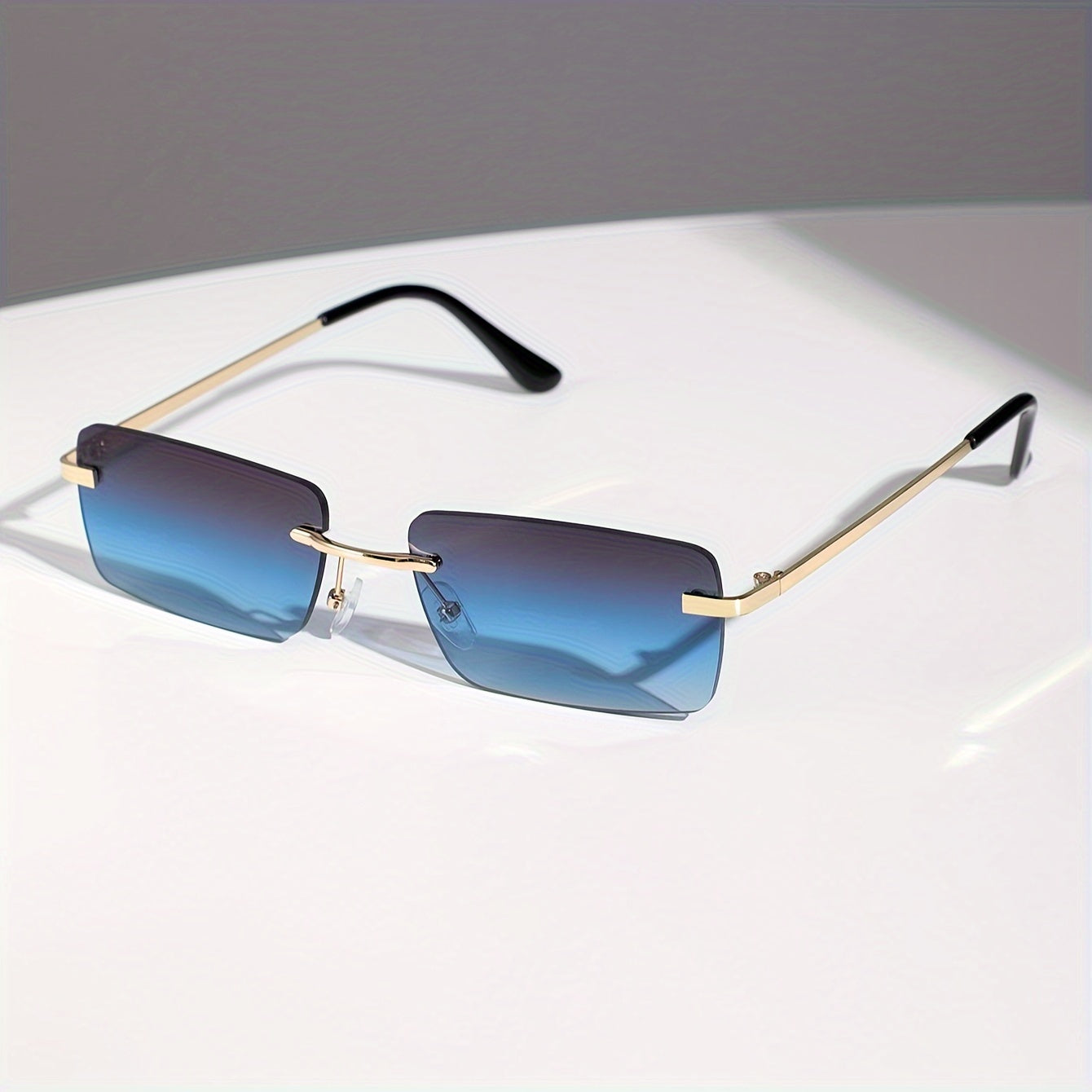 Gafas de sol para hombre con protección UV y montura metálica ligera – Diseño al aire