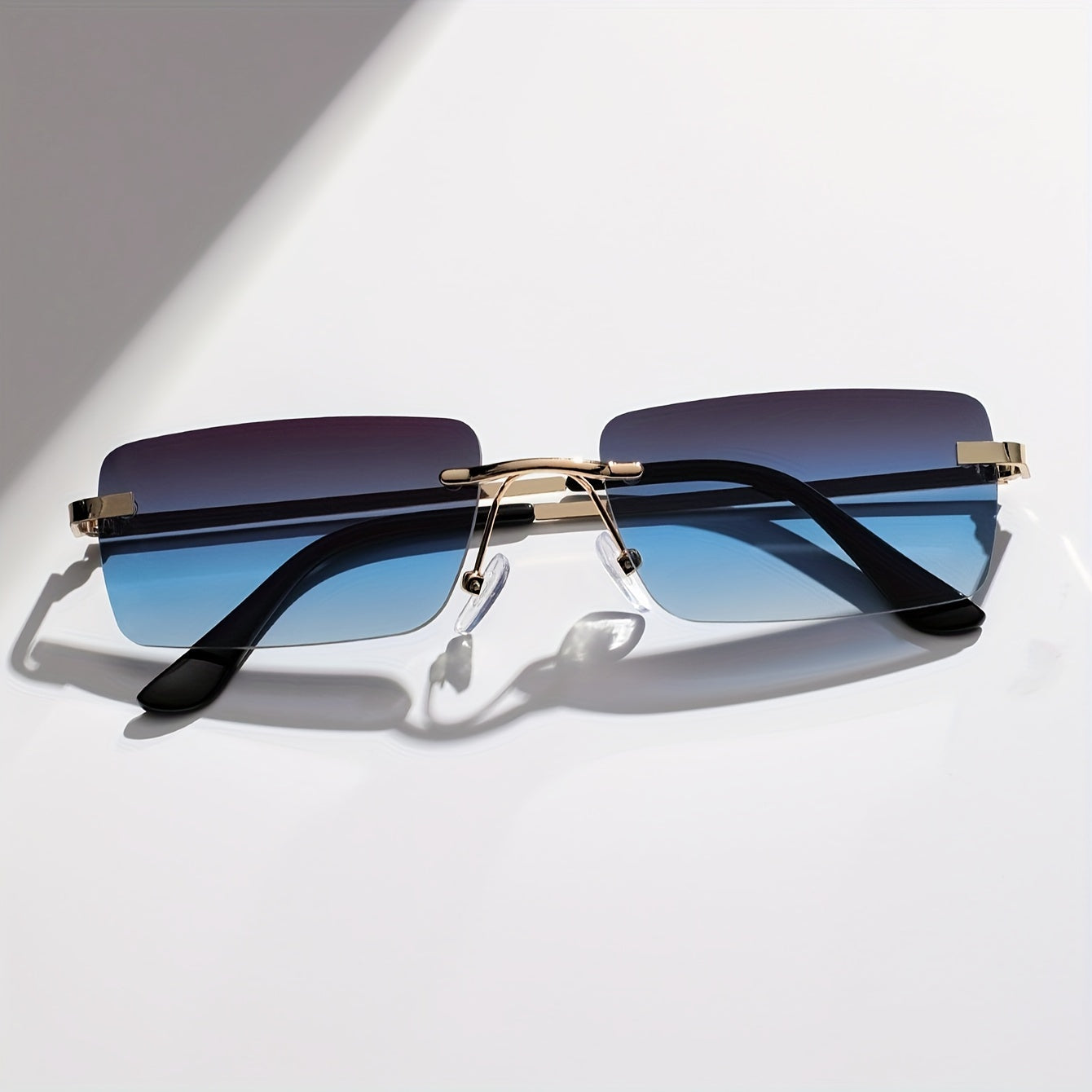 Gafas de sol para hombre con protección UV y montura metálica ligera – Diseño al aire