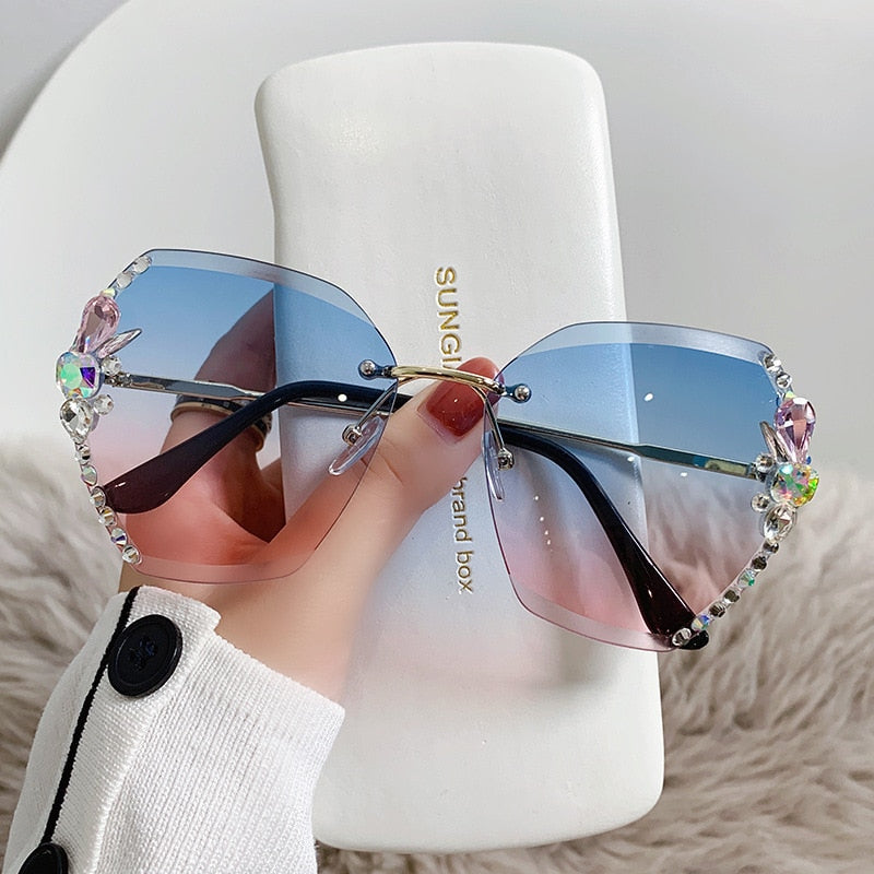 Gafas de sol sin montura con estrás