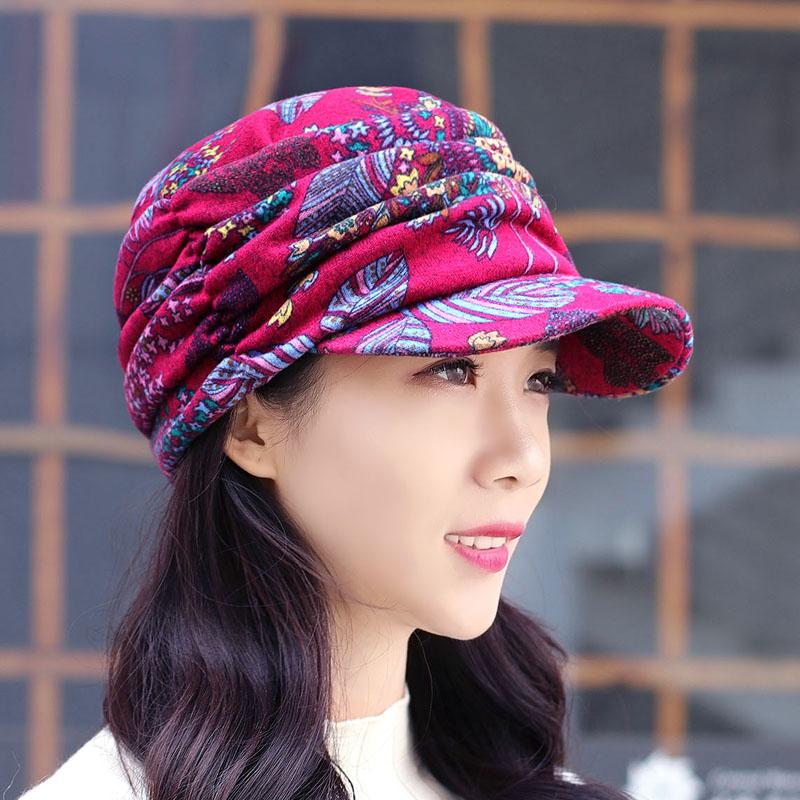 Gorra plisada con estampado floral y visera corta para mujer - Cálida y elegante