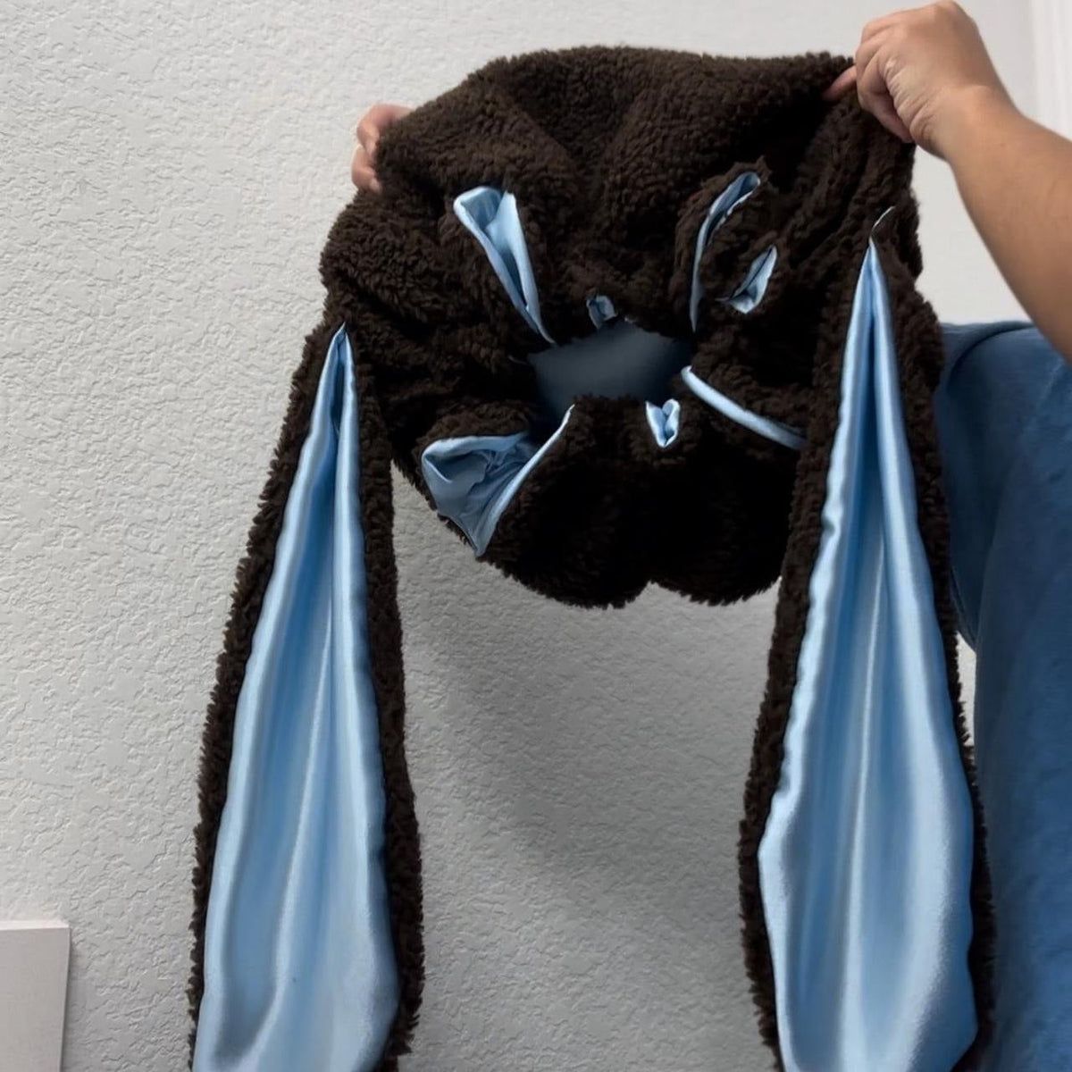 Gorro Bunny Peluche — Gorro Suave y Cálido con Forro