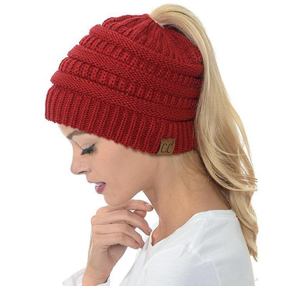 Gorro de punto de invierno para mujer con orificio para coleta – suave y casual