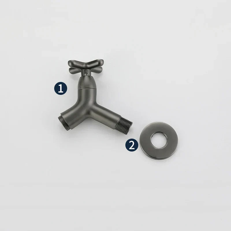 Grifo de agua fría de pared en latón macizo
