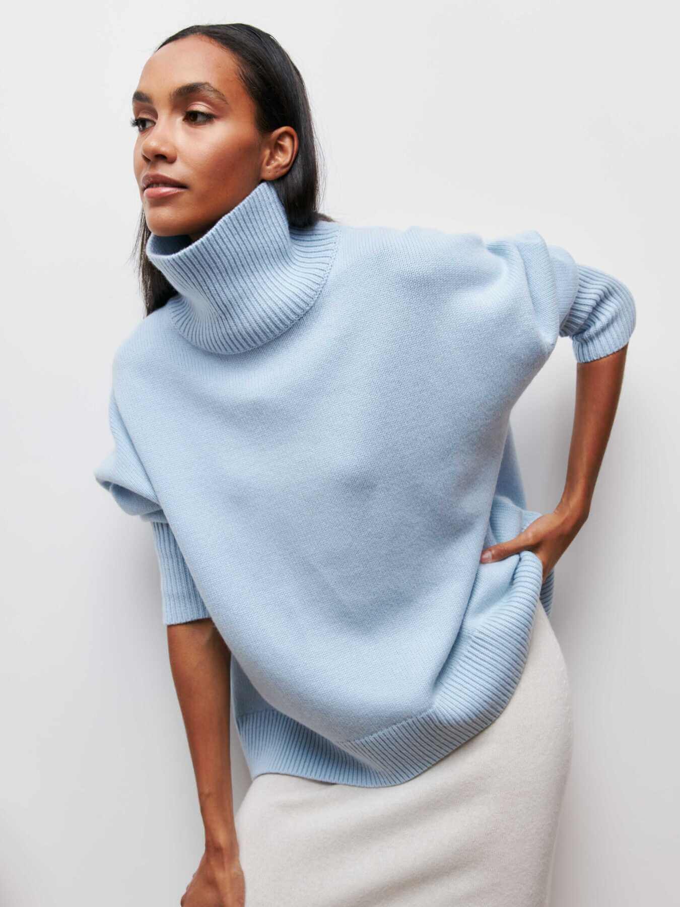 Jersey de punto oversized con cuello alto para mujer