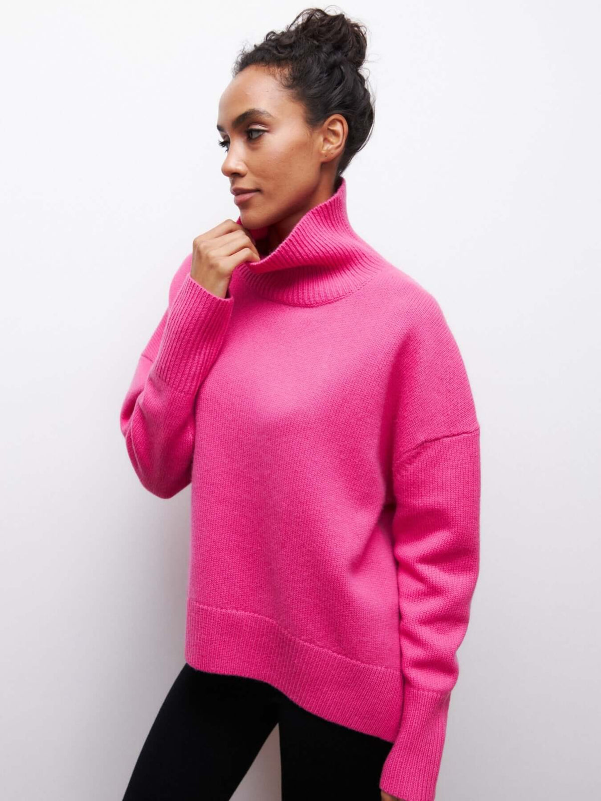 Jersey de punto oversized con cuello alto para mujer