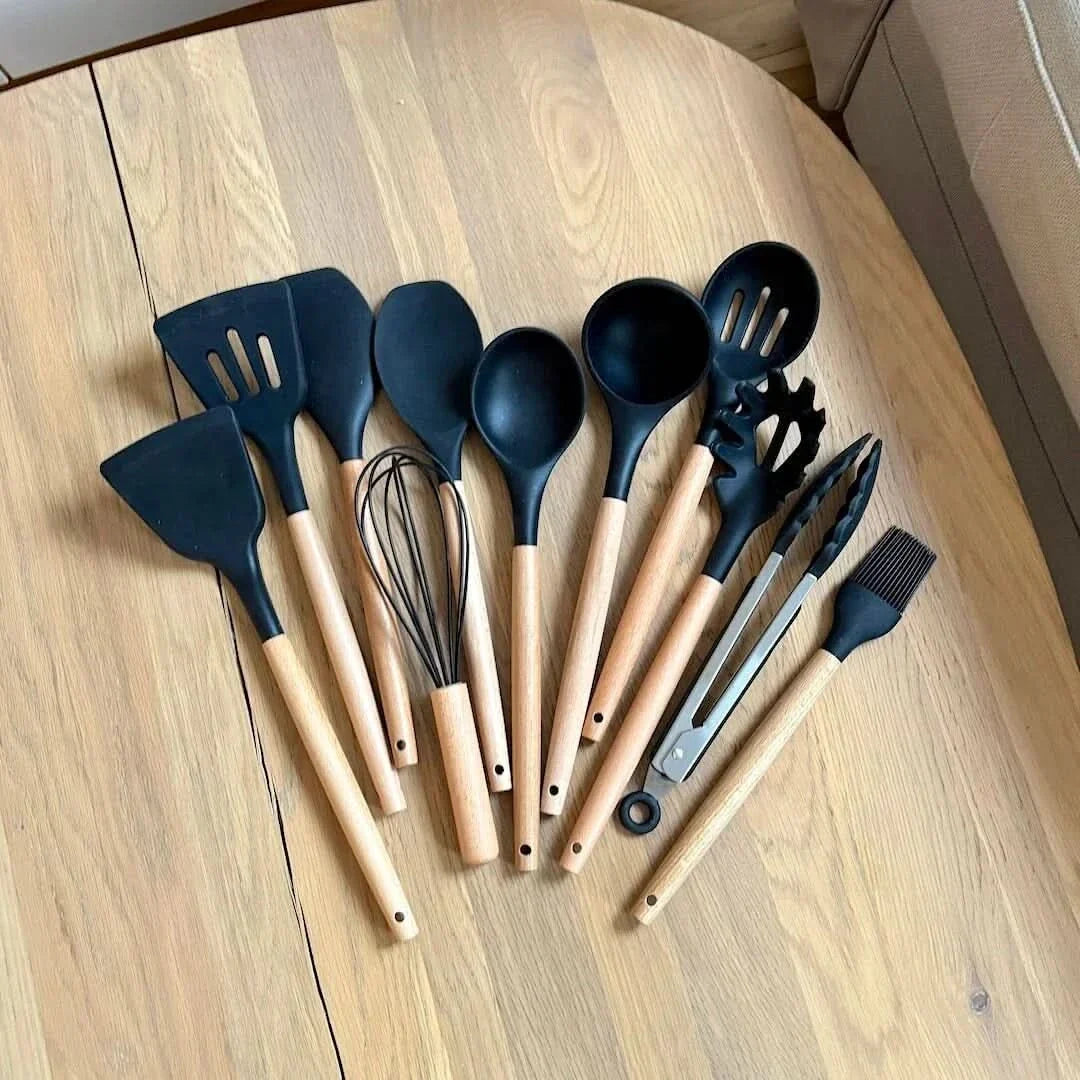 Juego de utensilios de cocina de silicona no tóxica y libre de BPA con mangos de madera