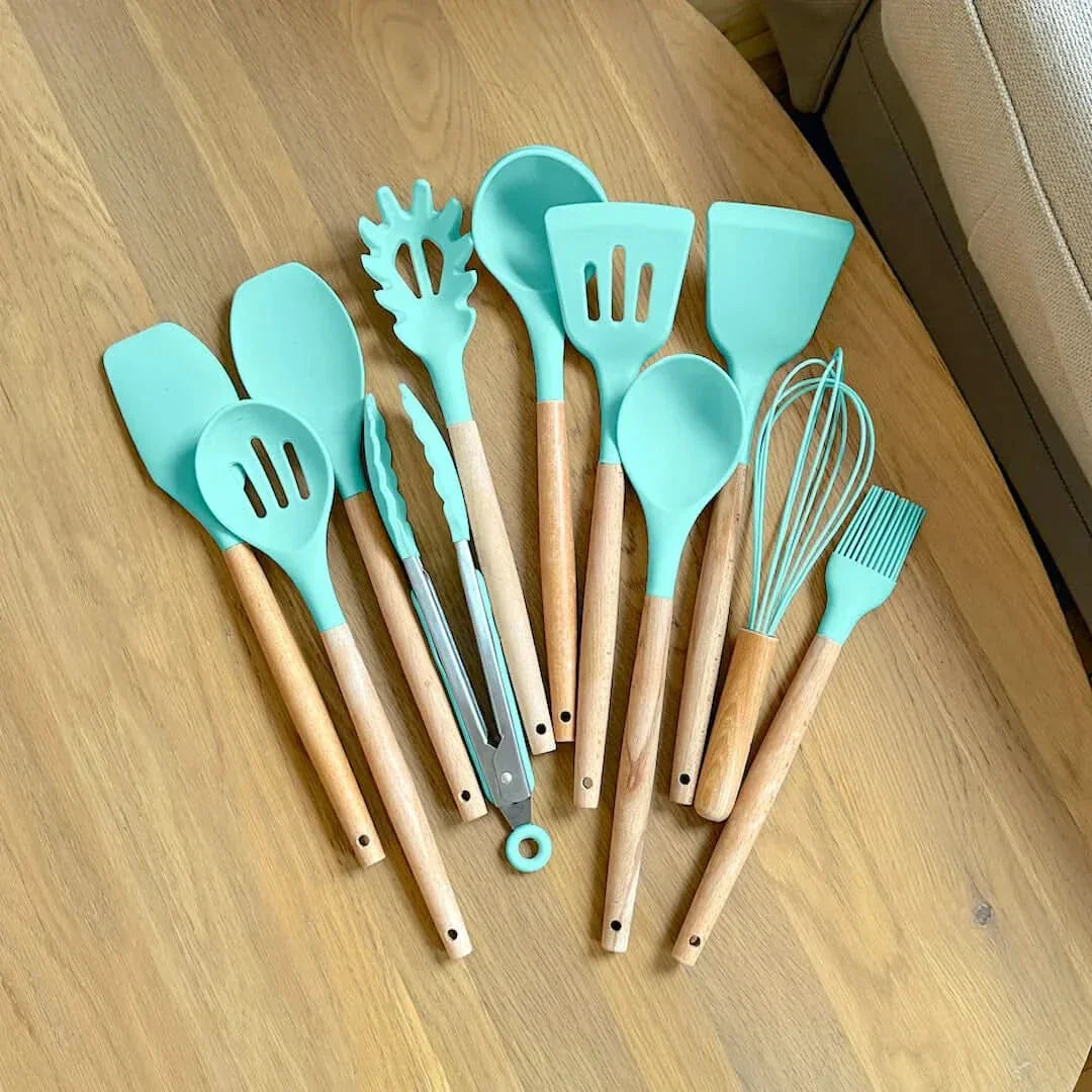 Juego de utensilios de cocina de silicona no tóxica y libre de BPA con mangos de madera