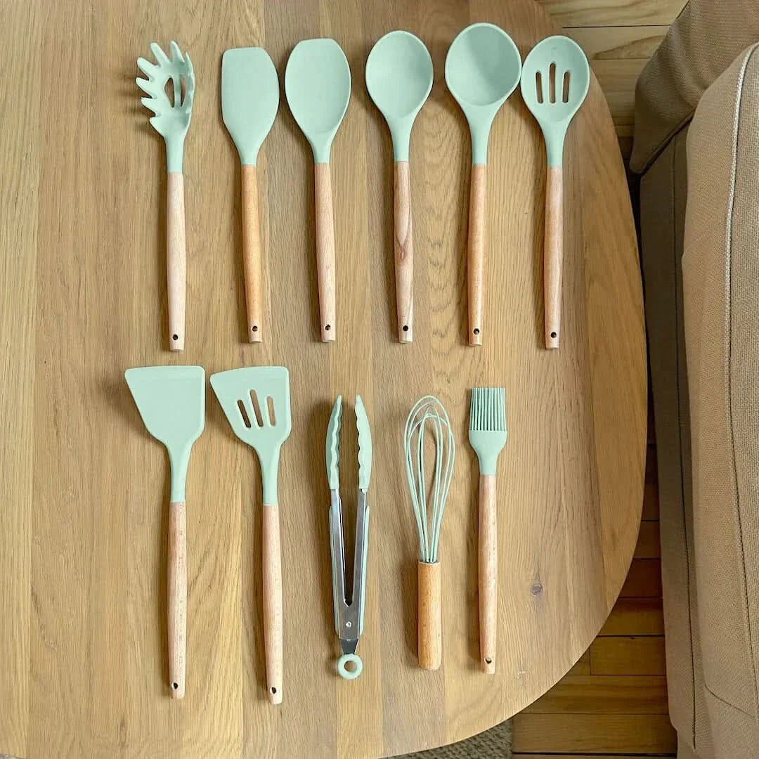Juego de utensilios de cocina de silicona no tóxica y libre de BPA con mangos de madera
