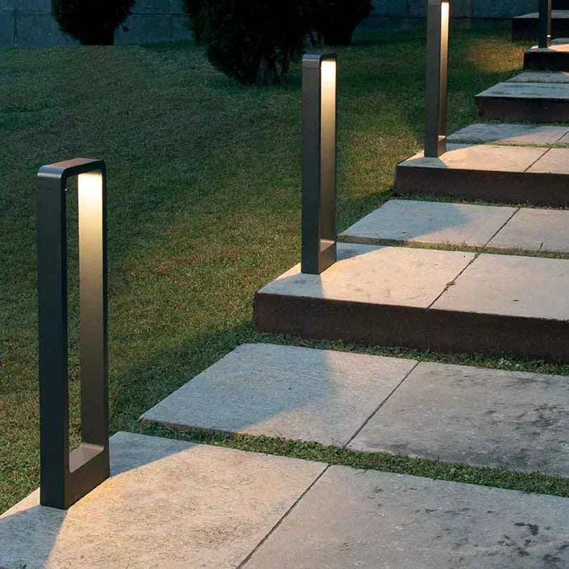 Lámpara de jardín de alta calidad con montaje duradero para uso en exteriores
