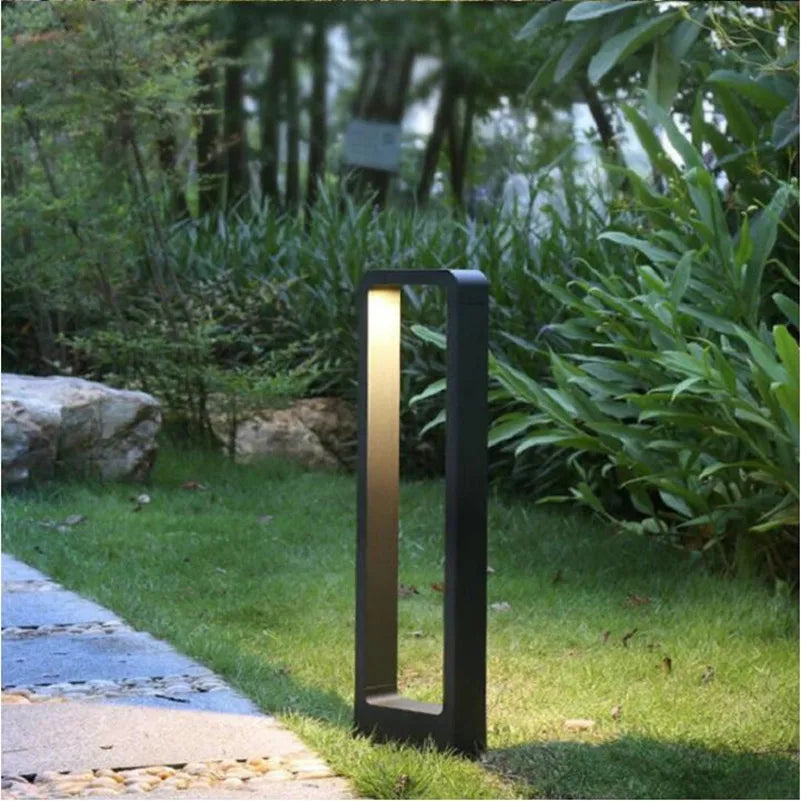 Lámpara de jardín de alta calidad con montaje duradero para uso en exteriores