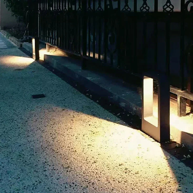 Lámpara de jardín de alta calidad con montaje duradero para uso en exteriores