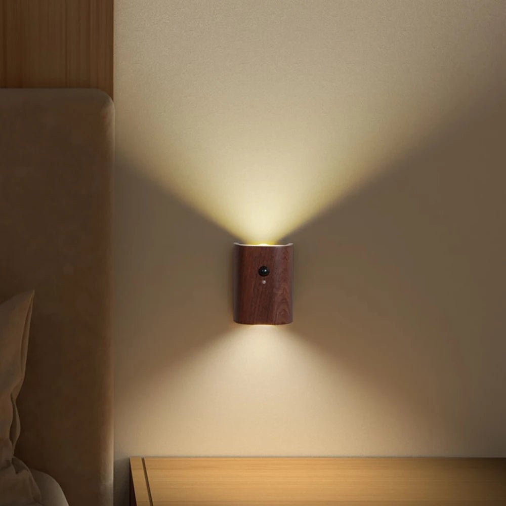 Lámpara de madera con sensor de movimiento y batería recargable