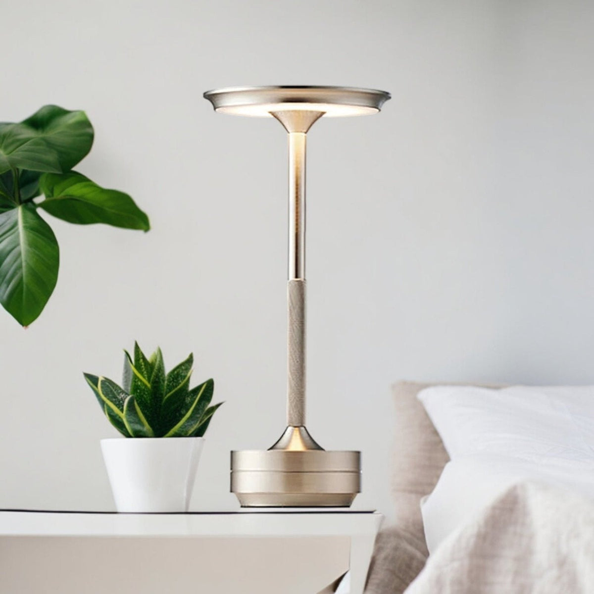 Lámpara de mesa – Diseño moderno con luz cálida y regulable