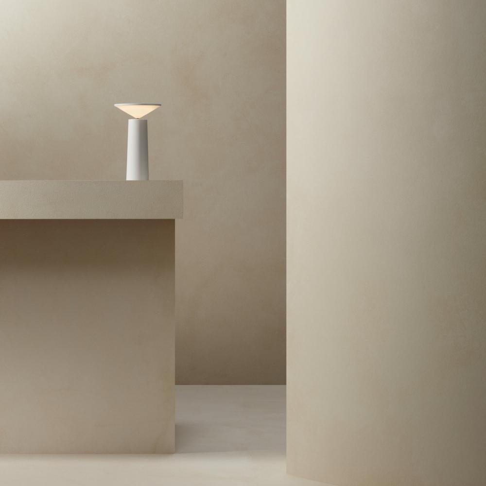 Lámpara de Mesa | Iluminación de Diseño Moderna Regulable