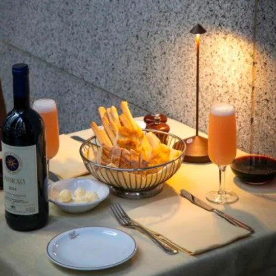 Lámpara de mesa LED inalámbrica para iluminar tu espacio
