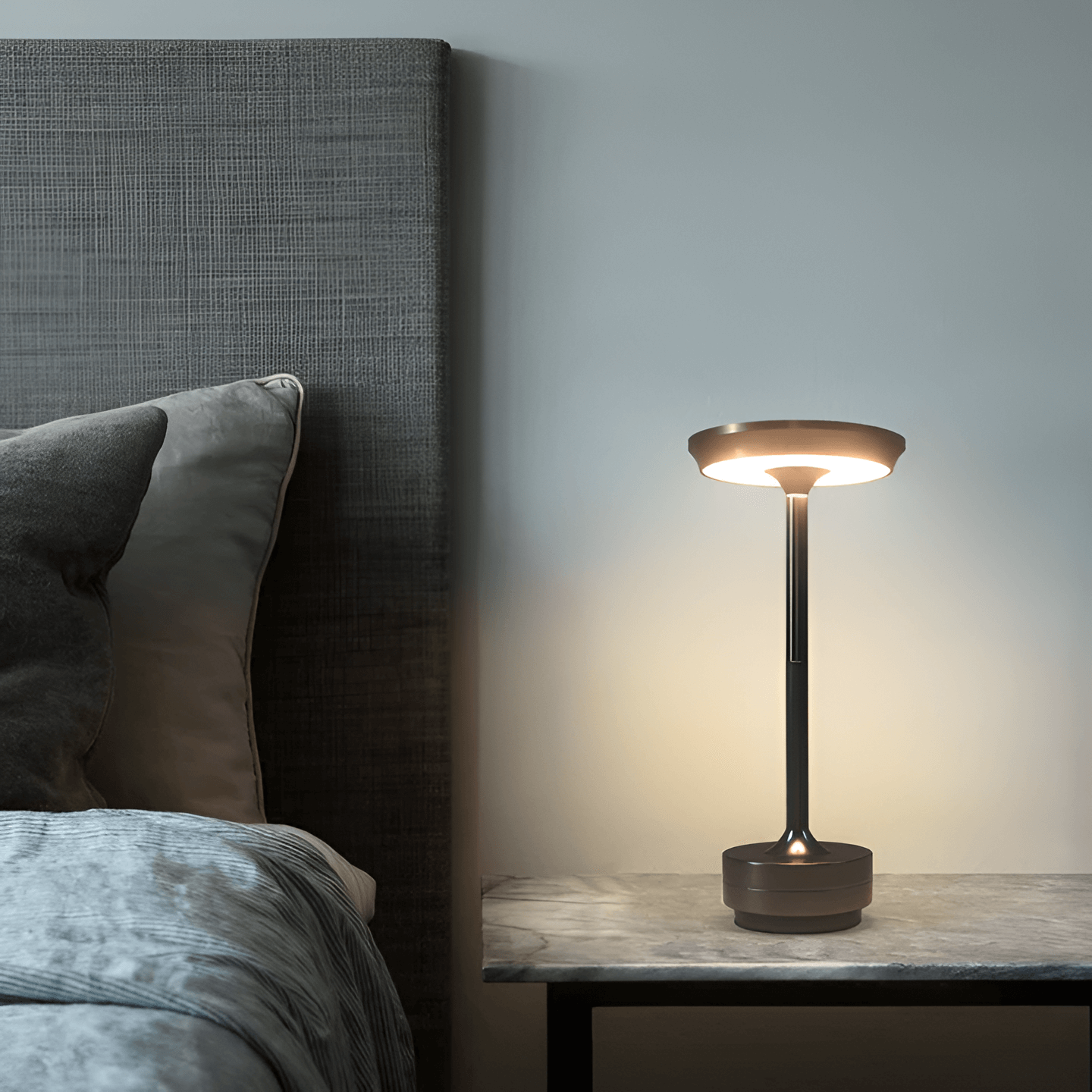 Lámpara de mesa LED inalámbrica y recargable