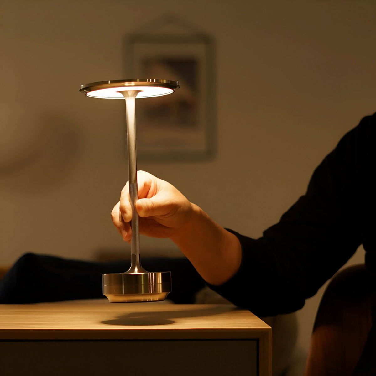 Lámpara de mesa LED inalámbrica y recargable
