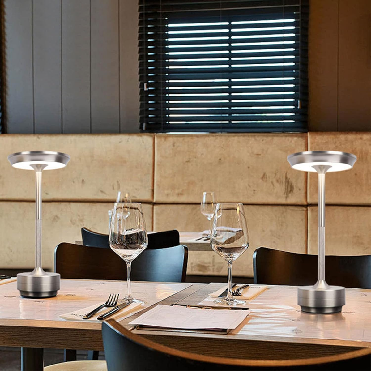 Lámpara de mesa LED inalámbrica y recargable