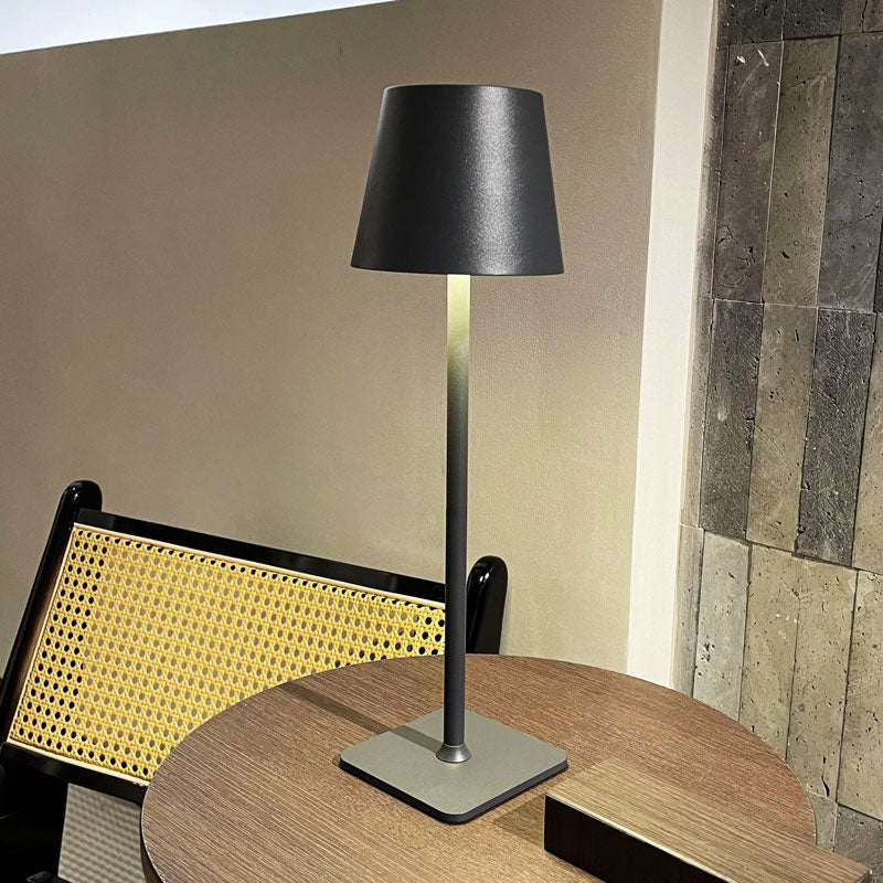 Lámpara de mesa LED inalámbrica y recargable moderna