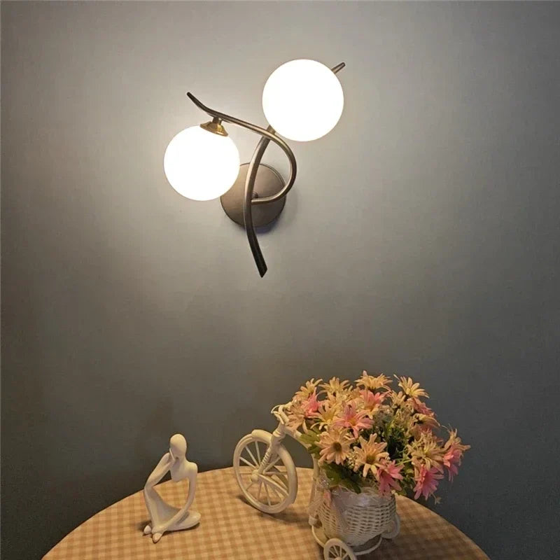 Lámpara de pared LED de diseño escandinavo con doble esfera