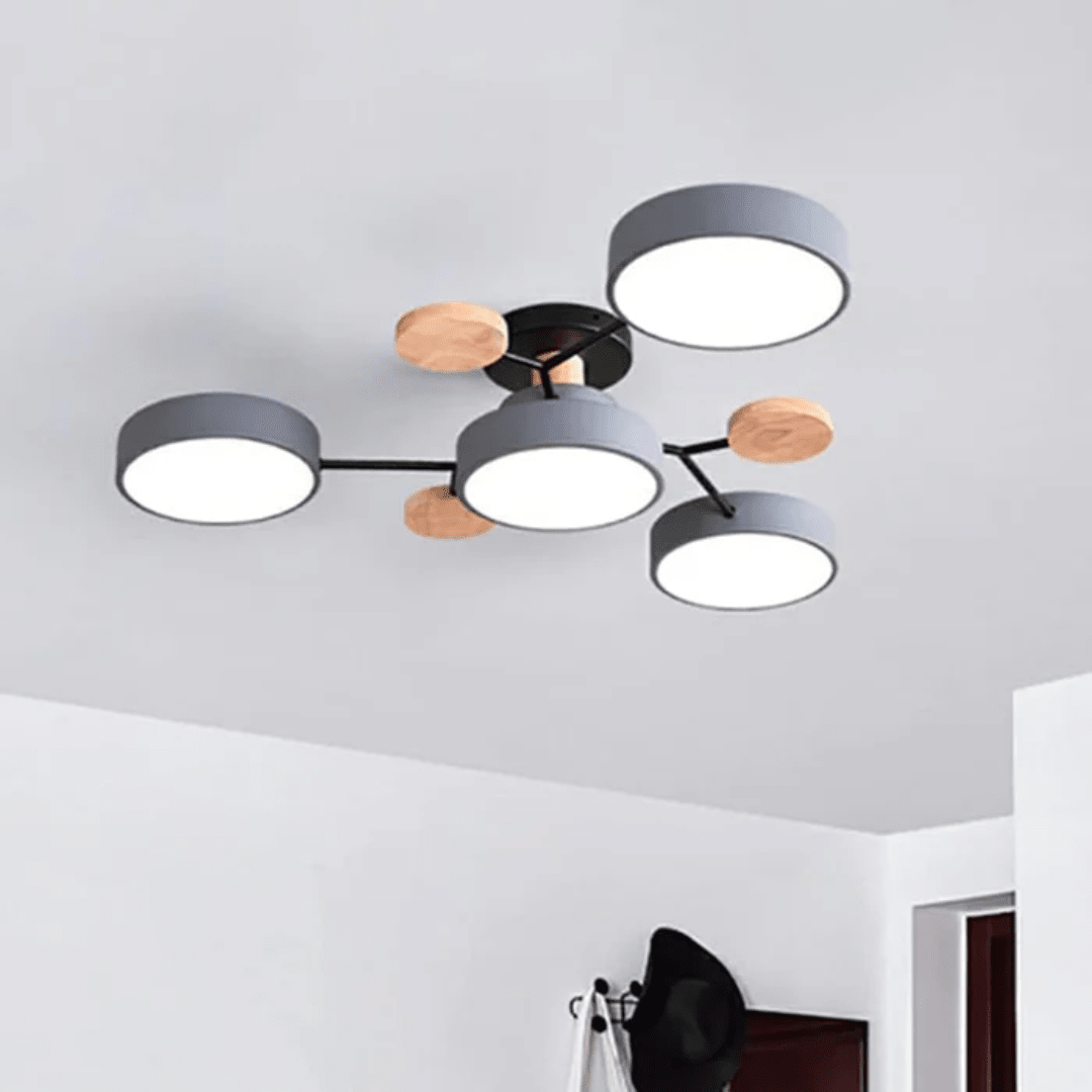 Lámpara de techo LED redonda y moderna con un diseño elegante y minimalista