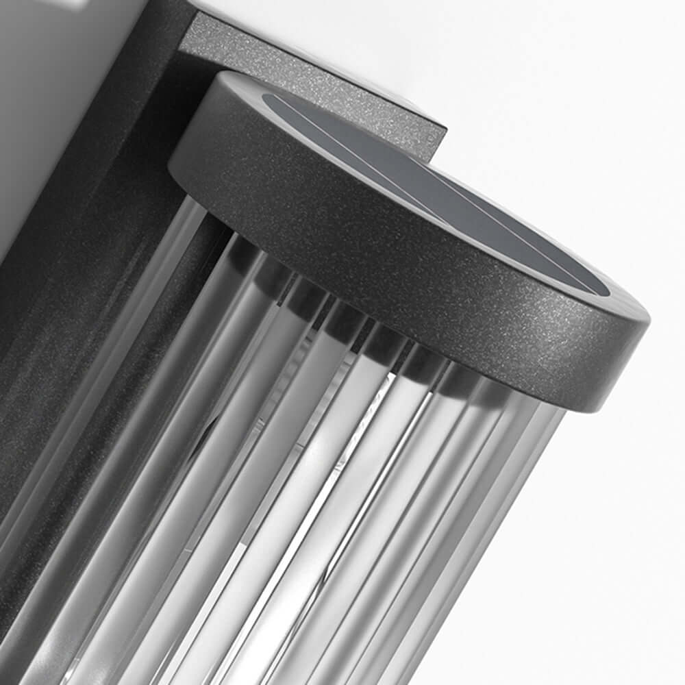 Lámpara solar cilíndrica de exterior en metal y vidrio