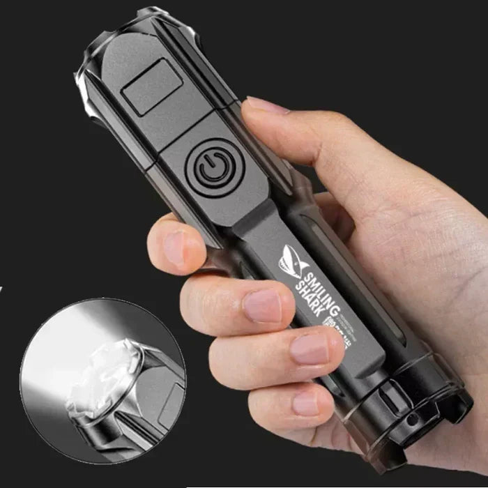 Linterna LED recargable de alto rendimiento – 10.000 lúmenes para camping y emergencias