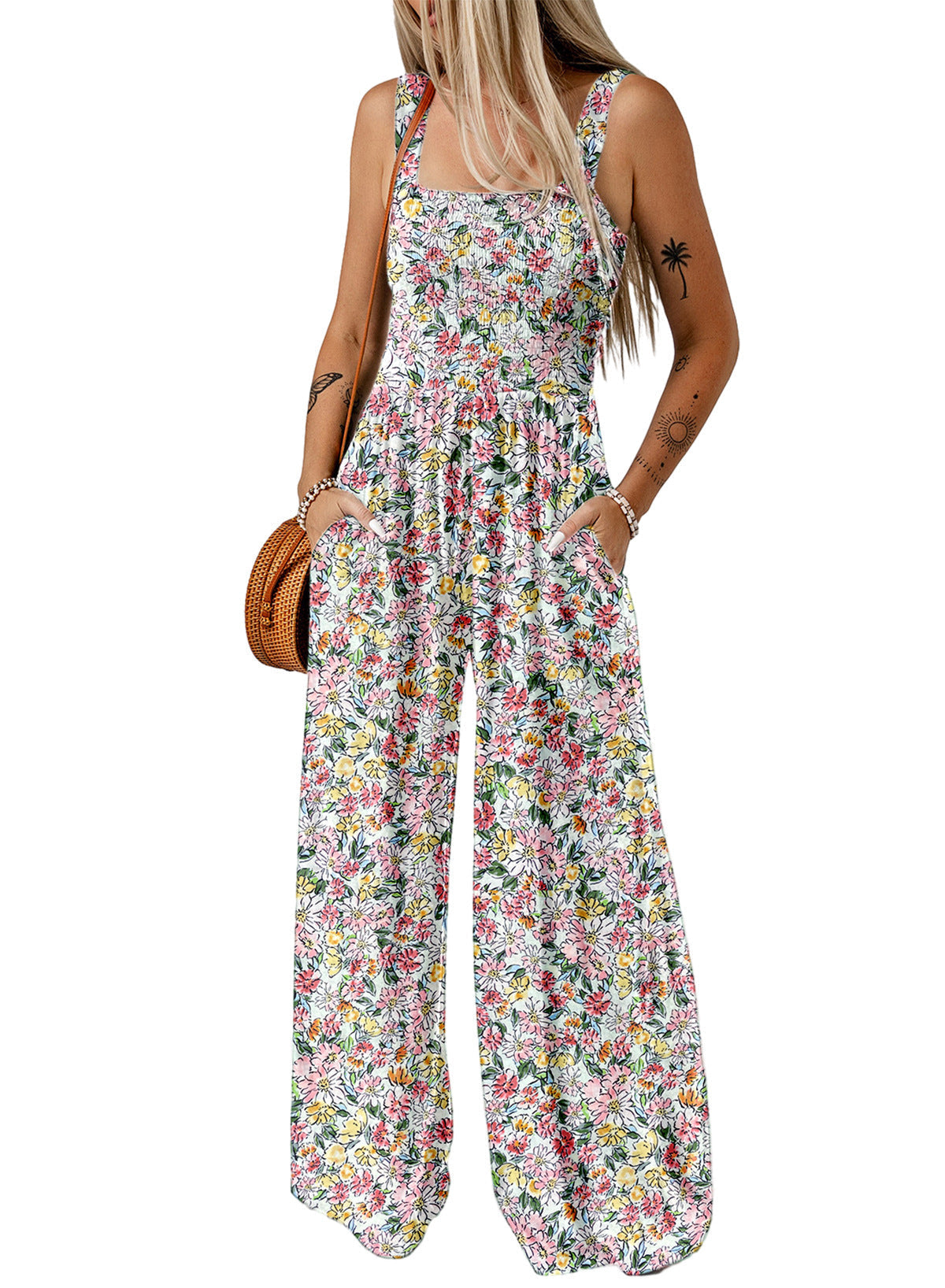 Mono largo de mujer con estampado floral, cuerpo fruncido tipo nido de abeja y pernera ancha